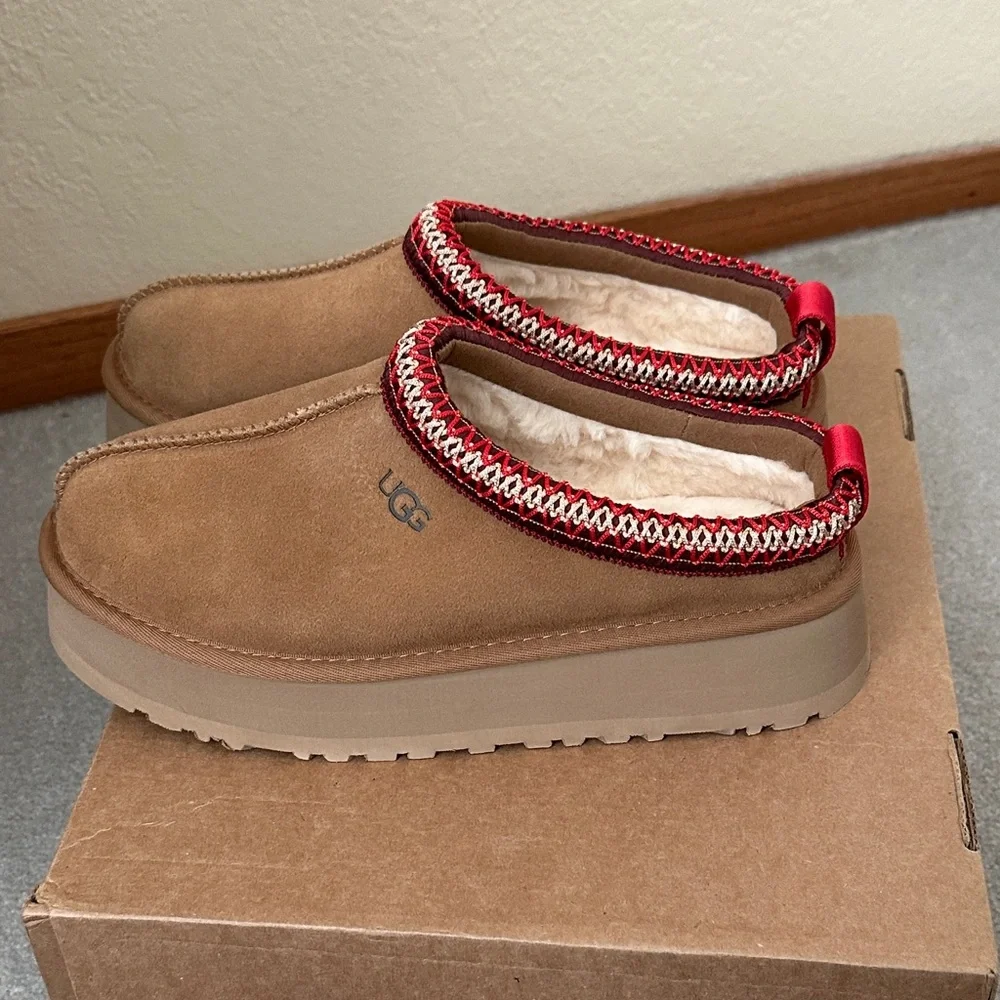 women UGG Tazz Brown Suede Slip-Ons with Red Trim sz 8 - Picture 6 of 7